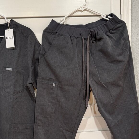 Figs Dark Gray Scrub Set - Picture 3 of 8